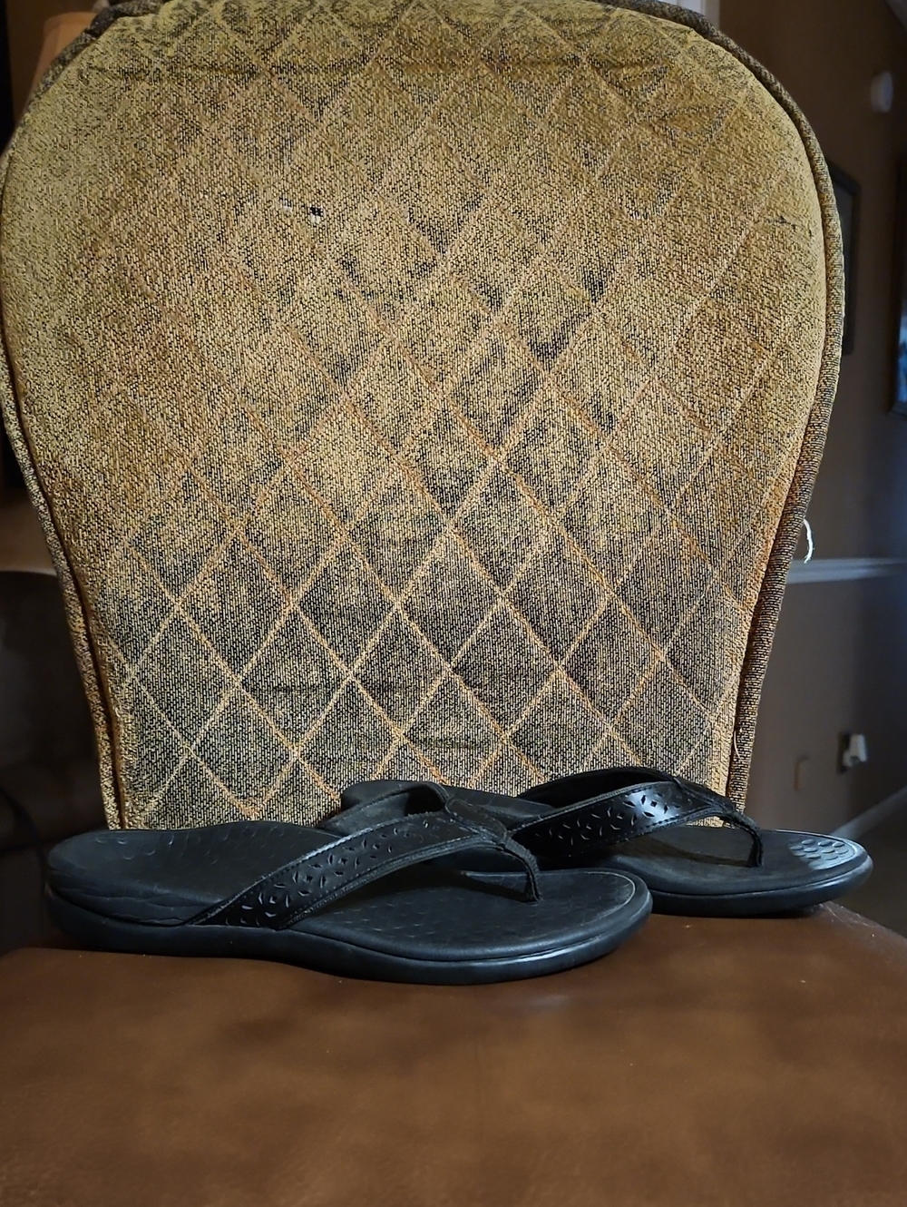 Vionic Tide Perforated Leather Slip On Thong Flip Flops Sandals Shoes Black
